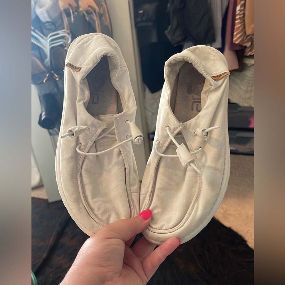 Hey dude shoes
